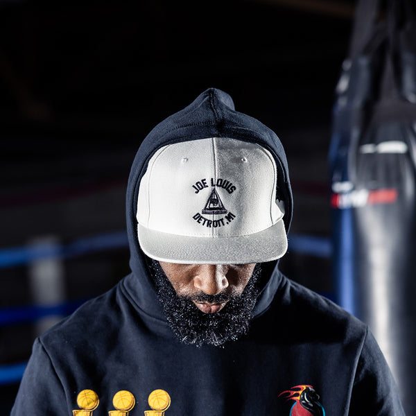 Pistons Joe Louis x Mitchell & Ness Snapback in White - Front View