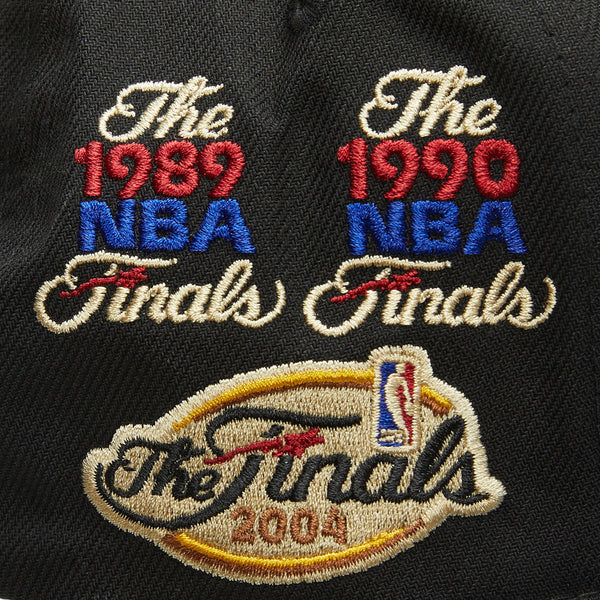 Mitchell & Ness Pistons Two18 Finals Snapback Hat