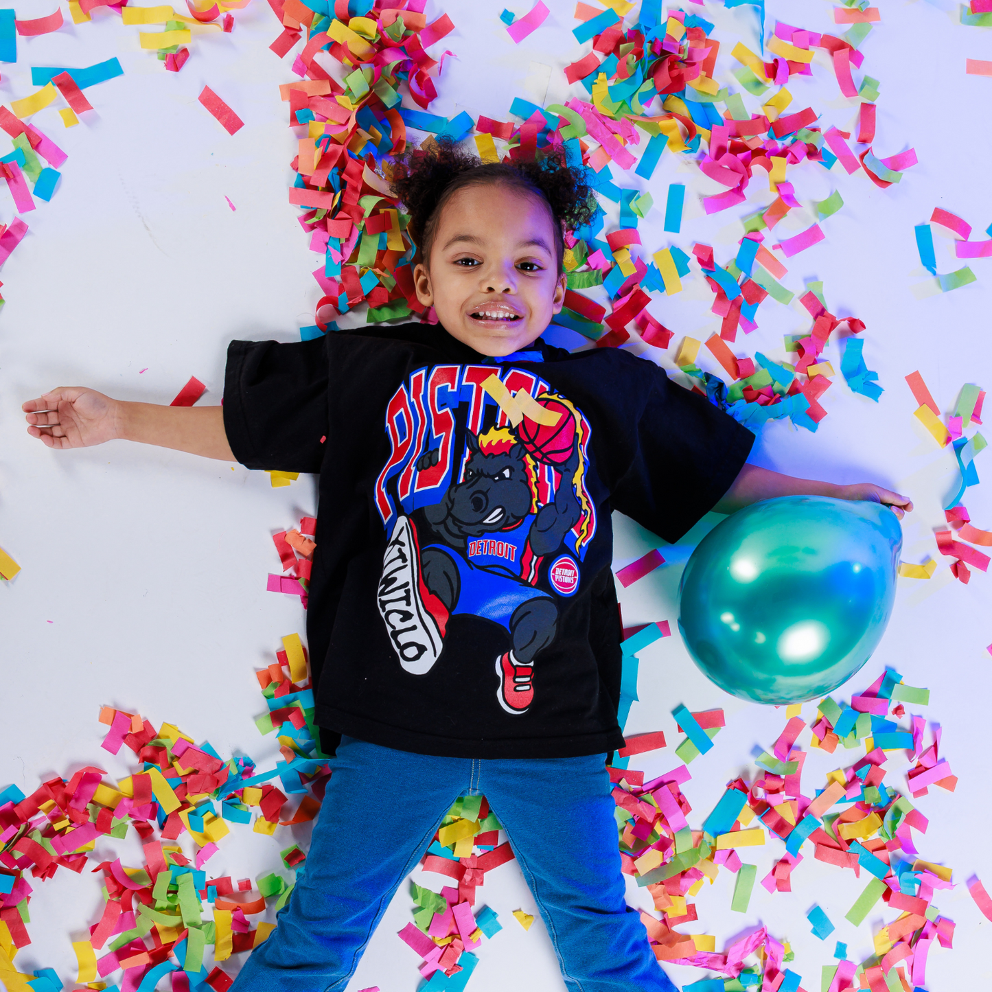 Youth Detroit Pistons x Kiwiclo Hooper's Birthday Dunk T-Shirt in Black - Front View