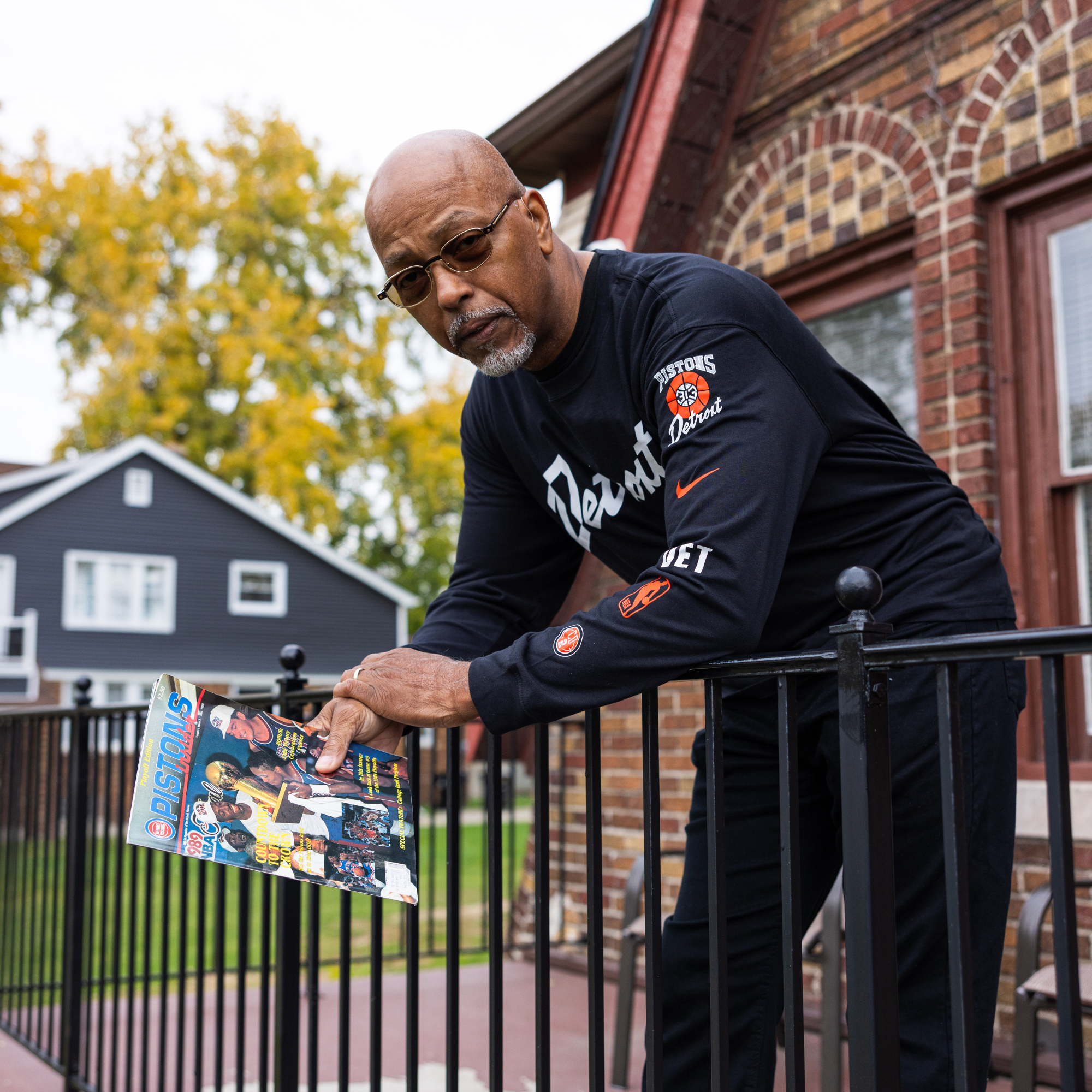 Detroit pistons back to back online t shirt